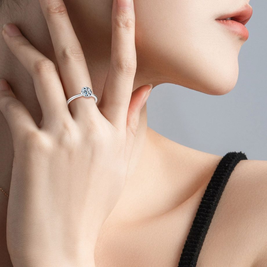 Fashionable and simple versatile moissanite ring S925